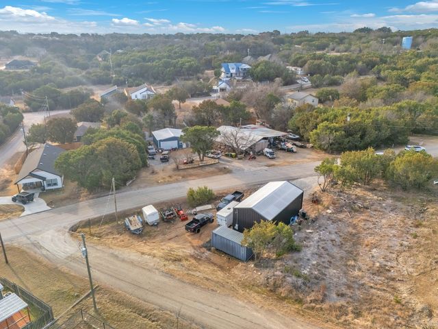 1030 Comanche Cove Drive, Granbury, TX 76048