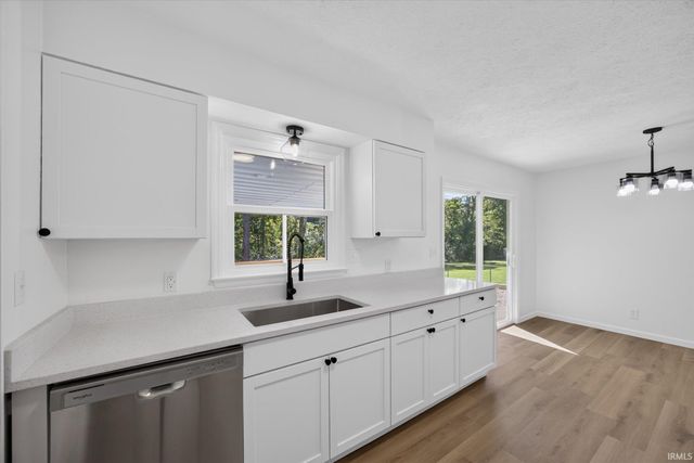 4270 N ridgewood Drive, Bloomington, IN 47404