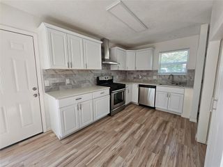 105 E Wavy Oak Circle, The Woodlands, TX 77381