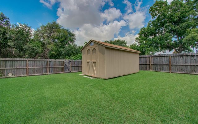3305 Park Shadow Lane, Deer Park, TX 77536