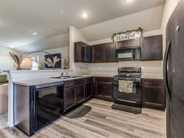 1316 Chuck Wagon Drive, El Reno, OK 73036