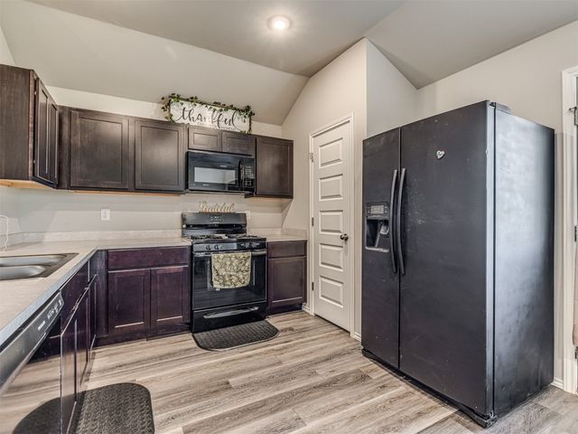 1316 Chuck Wagon Drive, El Reno, OK 73036