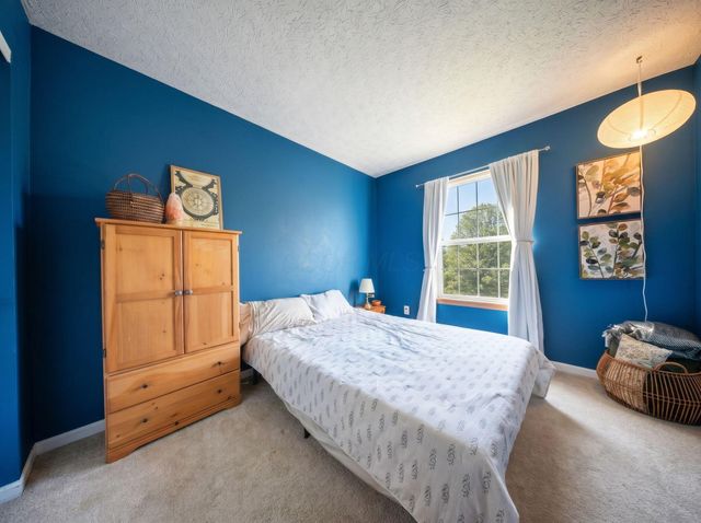 6381 Ewen Circle, Grove City, OH 43123