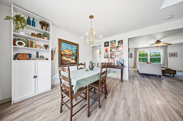6381 Ewen Circle, Grove City, OH 43123