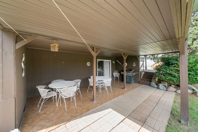 22 HOLIDAY Drive, Lake Holiday, IL 60552