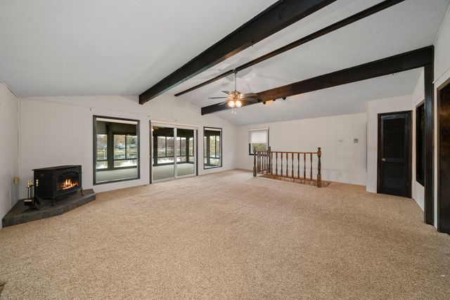 22 HOLIDAY Drive, Lake Holiday, IL 60552