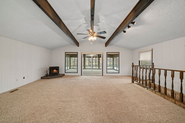 22 HOLIDAY Drive, Lake Holiday, IL 60552