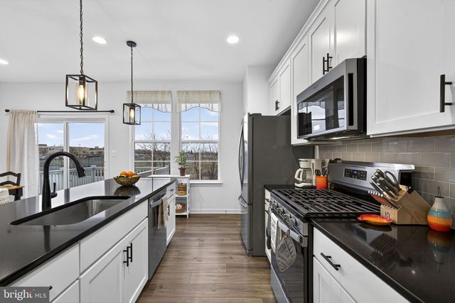 101 UNION RIDGE DR, Charles Town, WV 25414