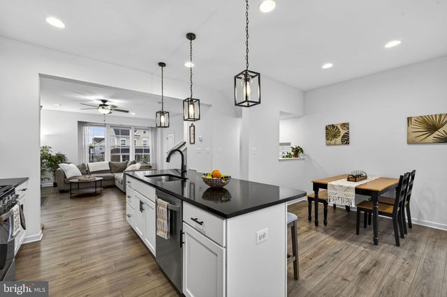 101 UNION RIDGE DR, Charles Town, WV 25414