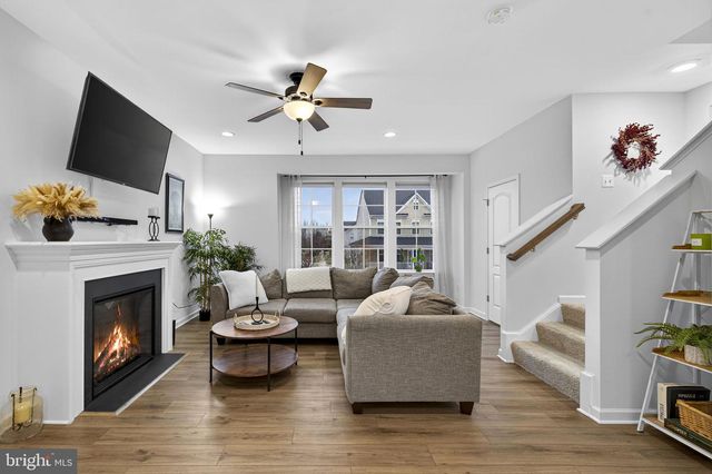 101 UNION RIDGE DR, Charles Town, WV 25414