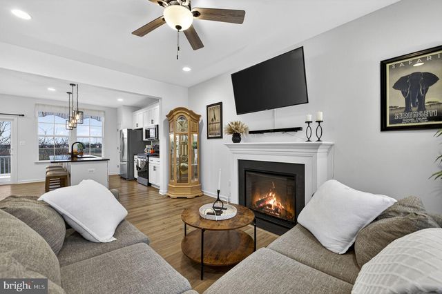 101 UNION RIDGE DR, Charles Town, WV 25414