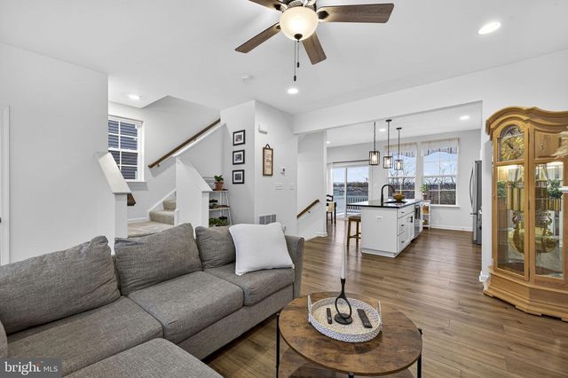 101 UNION RIDGE DR, Charles Town, WV 25414