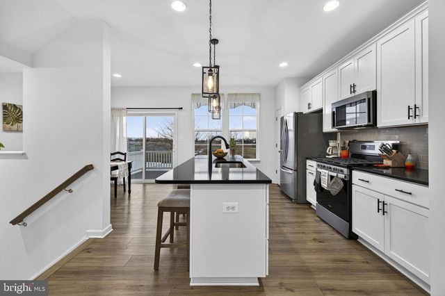 101 UNION RIDGE DR, Charles Town, WV 25414