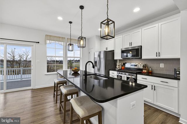 101 UNION RIDGE DR, Charles Town, WV 25414