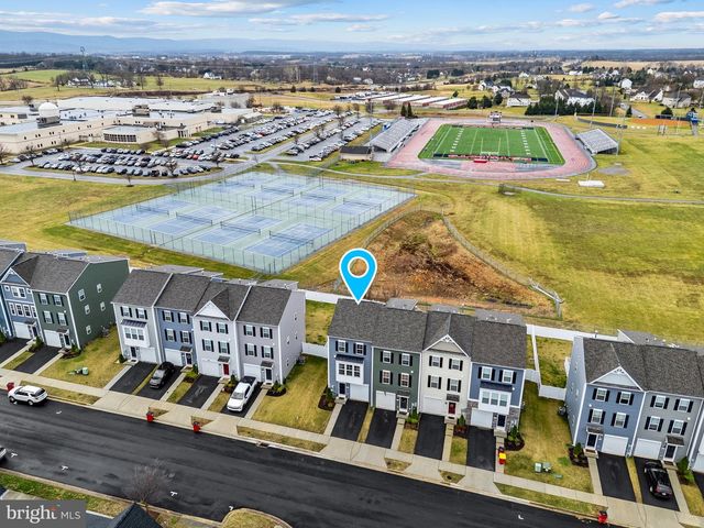 101 UNION RIDGE DR, Charles Town, WV 25414