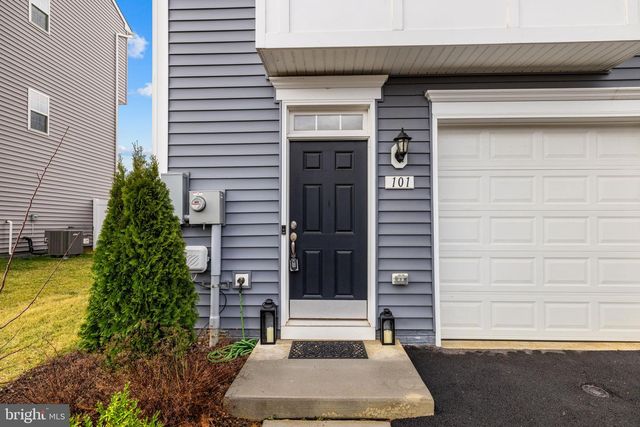 101 UNION RIDGE DR, Charles Town, WV 25414