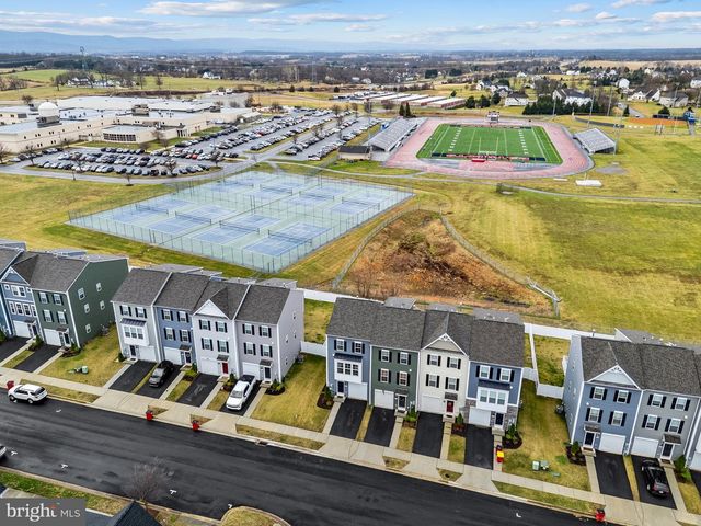 101 UNION RIDGE DR, Charles Town, WV 25414