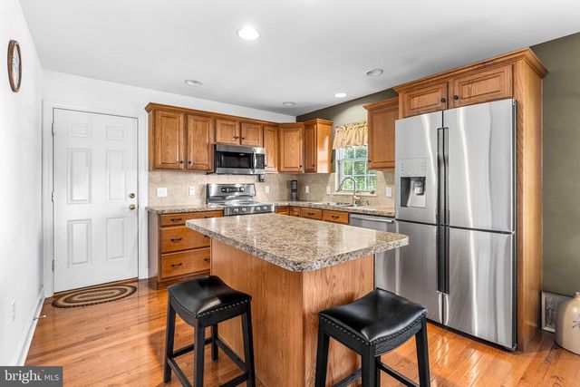 2 WATER LEAF RD, Lancaster, PA 17603