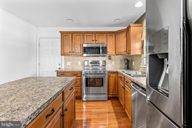 2 WATER LEAF RD, Lancaster, PA 17603
