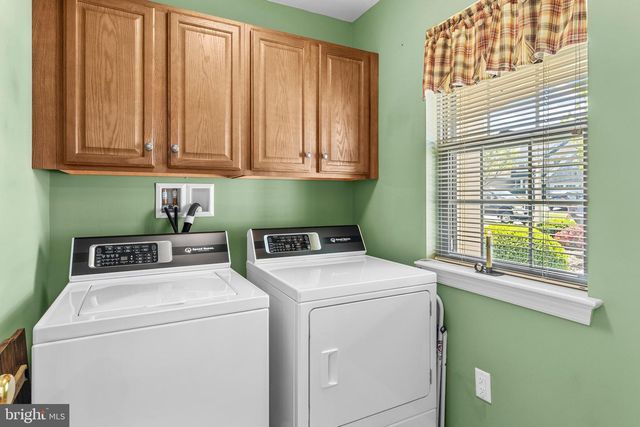 2 WATER LEAF RD, Lancaster, PA 17603