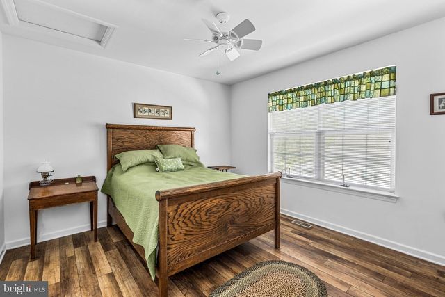 2 WATER LEAF RD, Lancaster, PA 17603