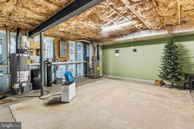 2 WATER LEAF RD, Lancaster, PA 17603