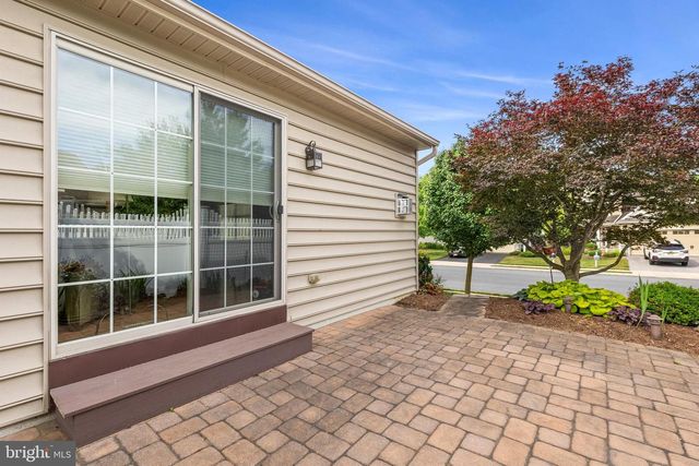 2 WATER LEAF RD, Lancaster, PA 17603