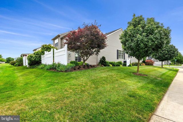 2 WATER LEAF RD, Lancaster, PA 17603