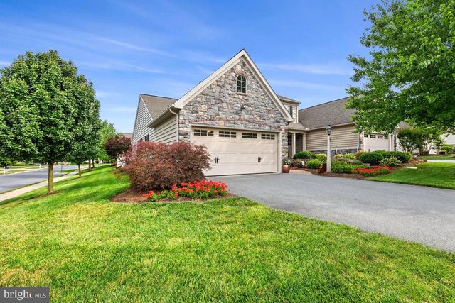 2 WATER LEAF RD, Lancaster, PA 17603