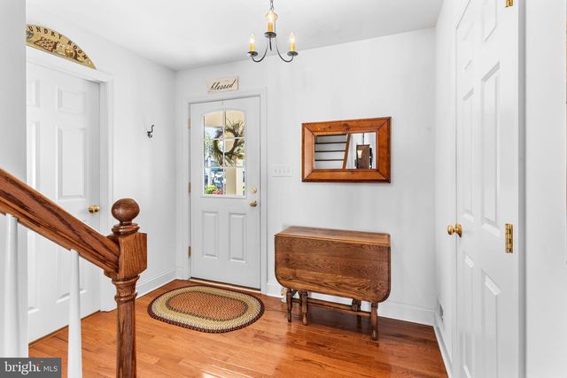 2 WATER LEAF RD, Lancaster, PA 17603
