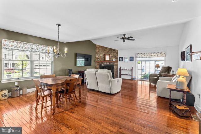 2 WATER LEAF RD, Lancaster, PA 17603