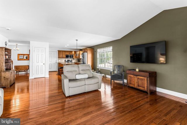 2 WATER LEAF RD, Lancaster, PA 17603