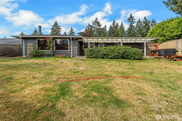 11013 Lundstrom Drive SW, Lakewood, WA 98498