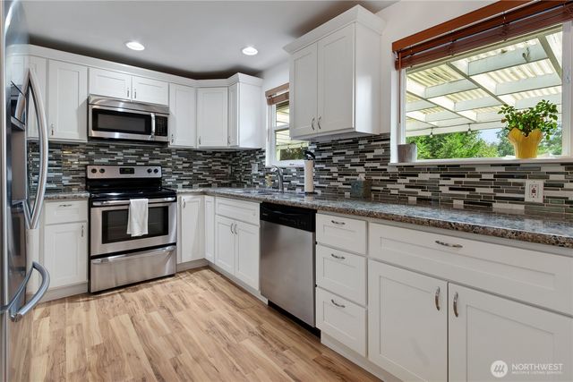 11013 Lundstrom Drive SW, Lakewood, WA 98498
