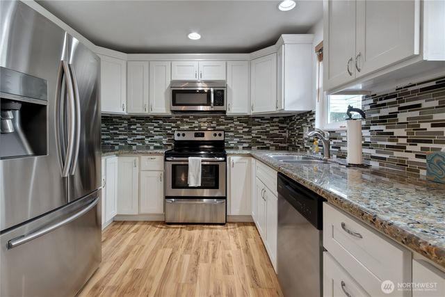 11013 Lundstrom Drive SW, Lakewood, WA 98498