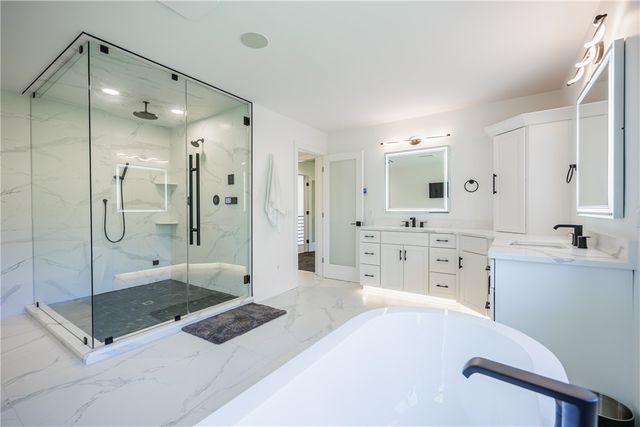 4 Legacy Circle, Penfield, NY 14526