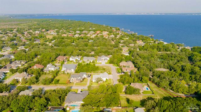 00 Manor Cir, Gulf Breeze, FL 32563