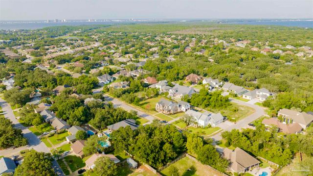 00 Manor Cir, Gulf Breeze, FL 32563