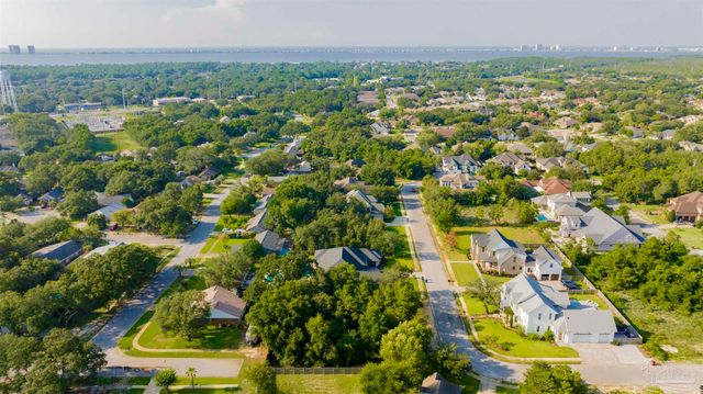 00 Manor Cir, Gulf Breeze, FL 32563