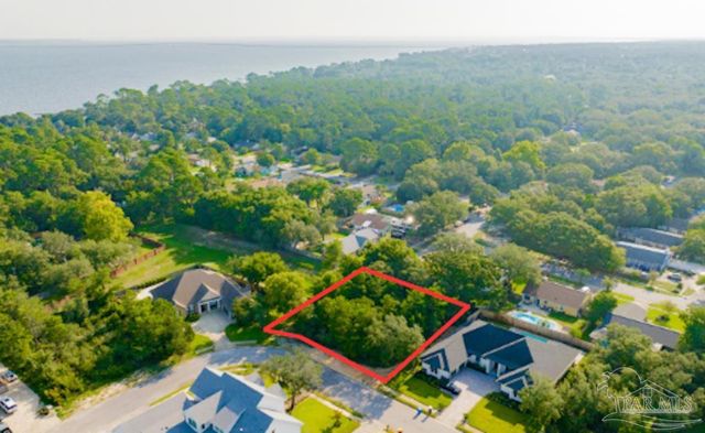 00 Manor Cir, Gulf Breeze, FL 32563