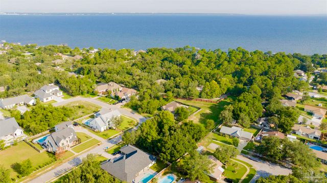 00 Manor Cir, Gulf Breeze, FL 32563