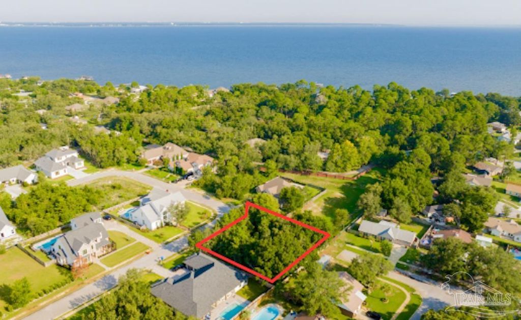 00 Manor Cir, Gulf Breeze, FL 32563