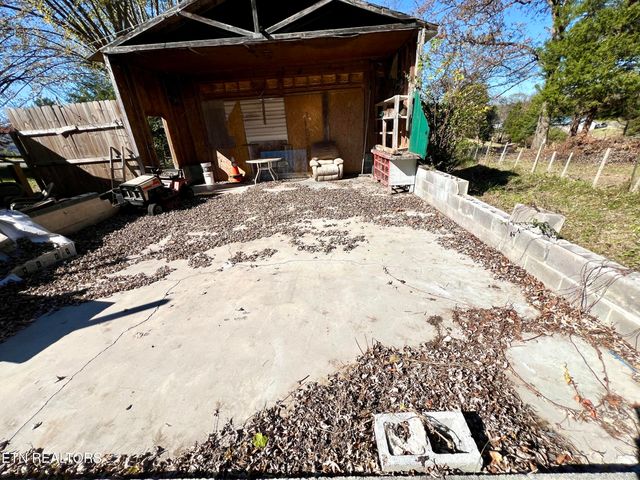 2736 Cedar Bluff Rd, Sevierville, TN 37876