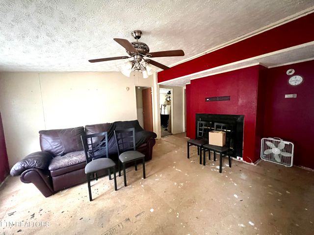 2736 Cedar Bluff Rd, Sevierville, TN 37876