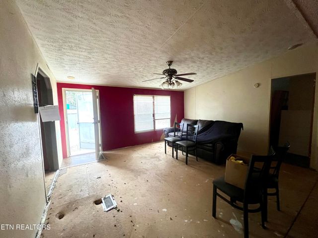 2736 Cedar Bluff Rd, Sevierville, TN 37876