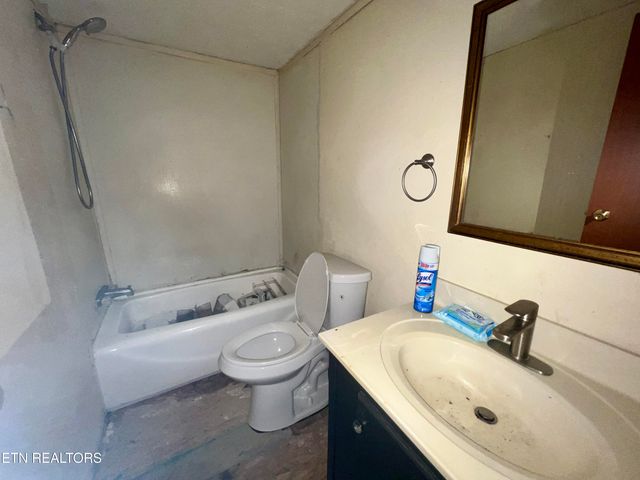 2736 Cedar Bluff Rd, Sevierville, TN 37876