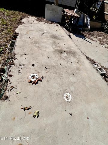 2736 Cedar Bluff Rd, Sevierville, TN 37876