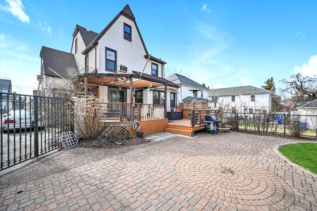 33-35 150th Place, Flushing, NY 11354