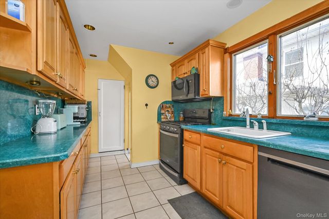 33-35 150th Place, Flushing, NY 11354