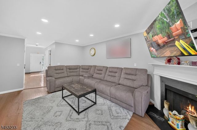 19 Mindy Dr, Franklin Twp., NJ 08873